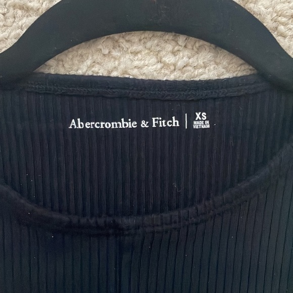 A&F Tie Around Top - Picture 4 of 5